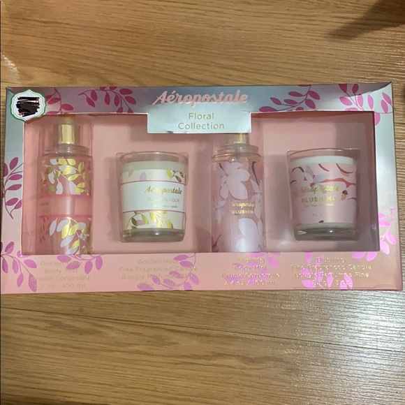 Aéropostale Floral Collection - Picture 1 of 1